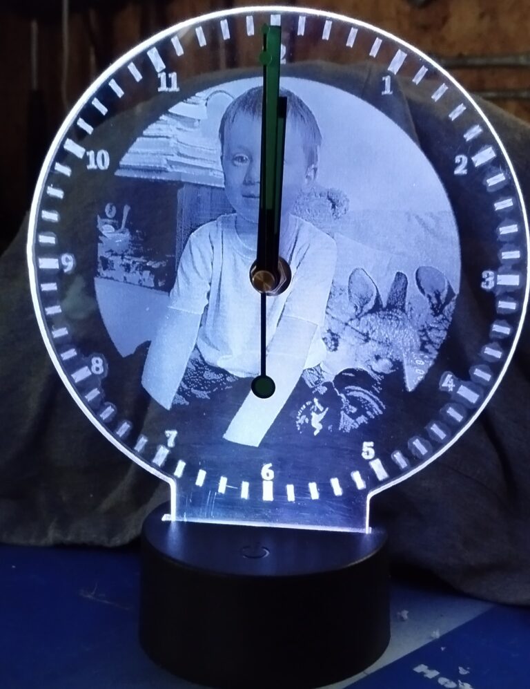 Lézergravírozás ajándéktárgy fénykép óra GY